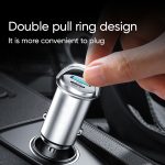 SiGN mini billaddare installerad i cigarettuttag – diskret och liten design ansluten i bilens 12V uttag