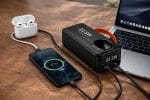 SiGN Kraftfull Powerbank med Inbyggd Kablar, 30000mAh - Svart - Bild 2